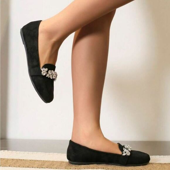 BRAND NEW WELLSFOUNTN WOMEN'S RHINESTONE DECOR  FAUX SUEDE FLAT SHOE - Picture 6 of 16